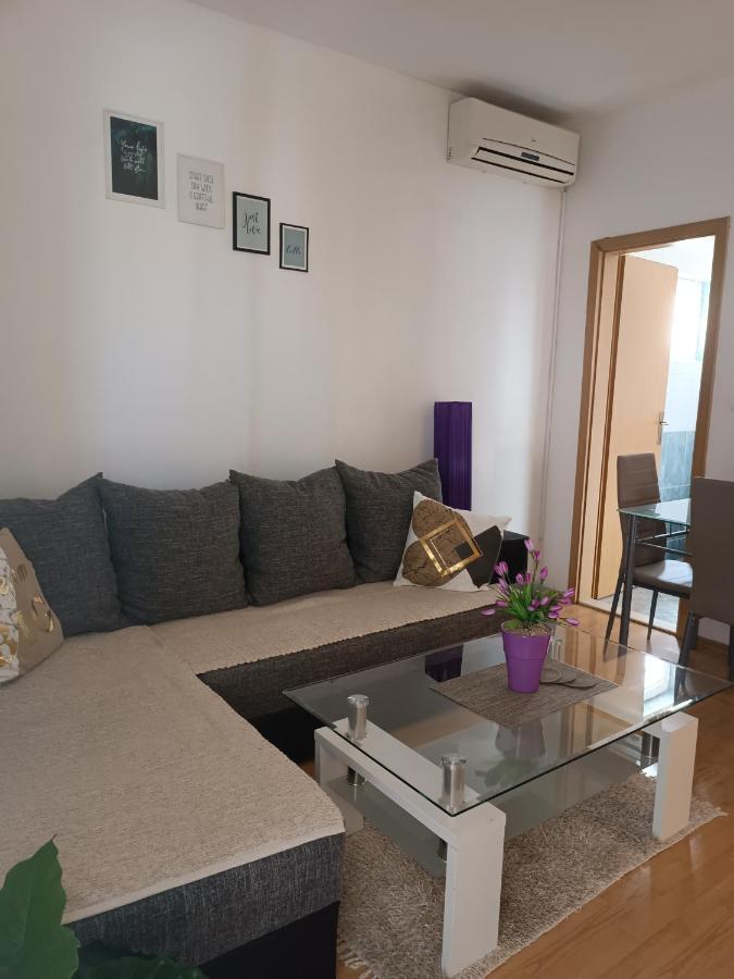 Apartment "San Marino" Baška Voda エクステリア 写真